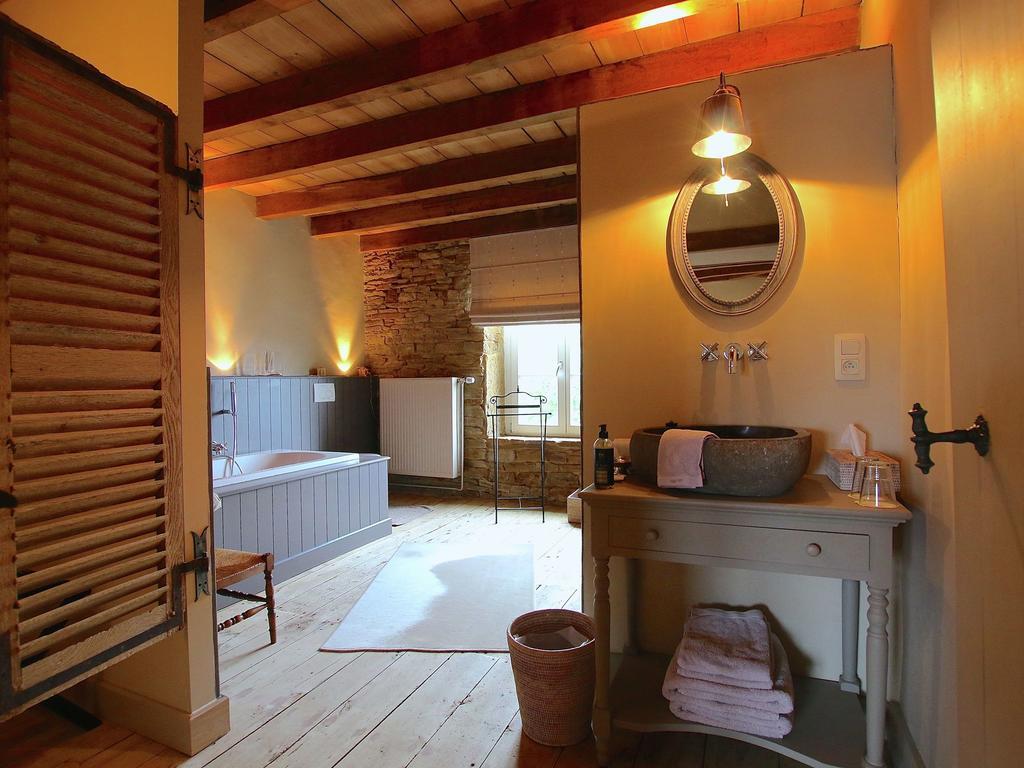 Unique Holiday Home In Virton With Jacuzzi 라뚜르 외부 사진