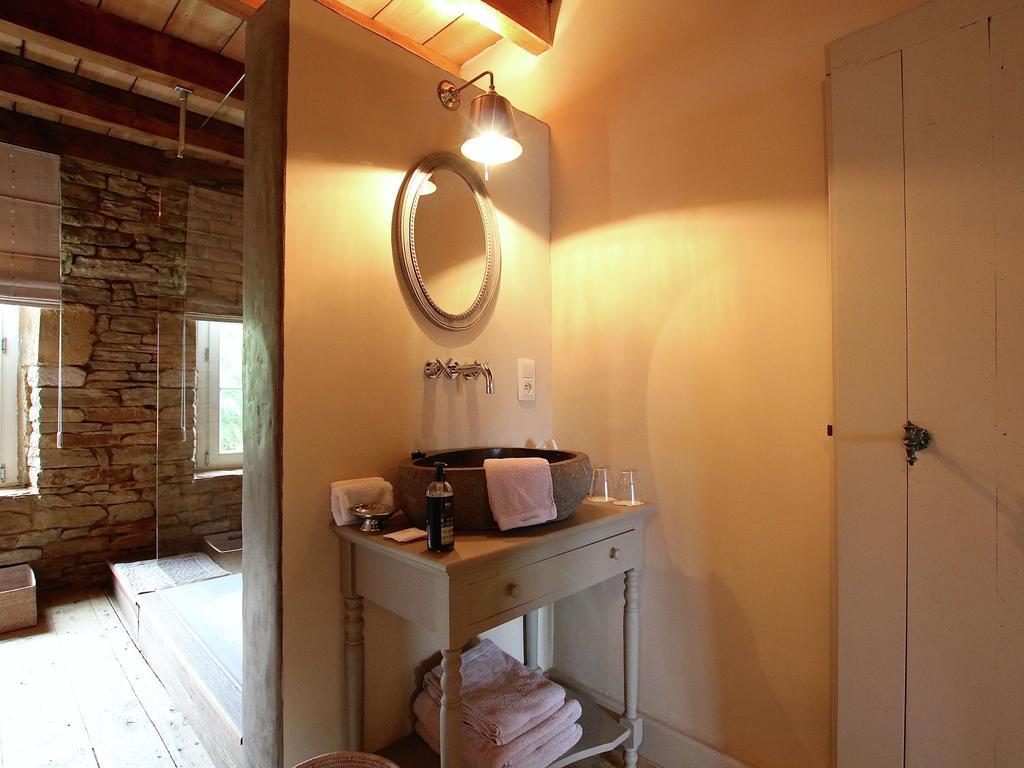 Unique Holiday Home In Virton With Jacuzzi 라뚜르 외부 사진