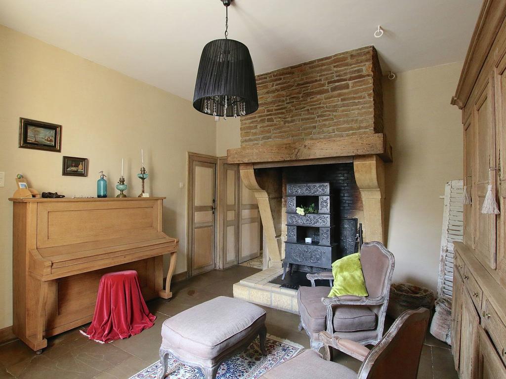 Unique Holiday Home In Virton With Jacuzzi 라뚜르 외부 사진